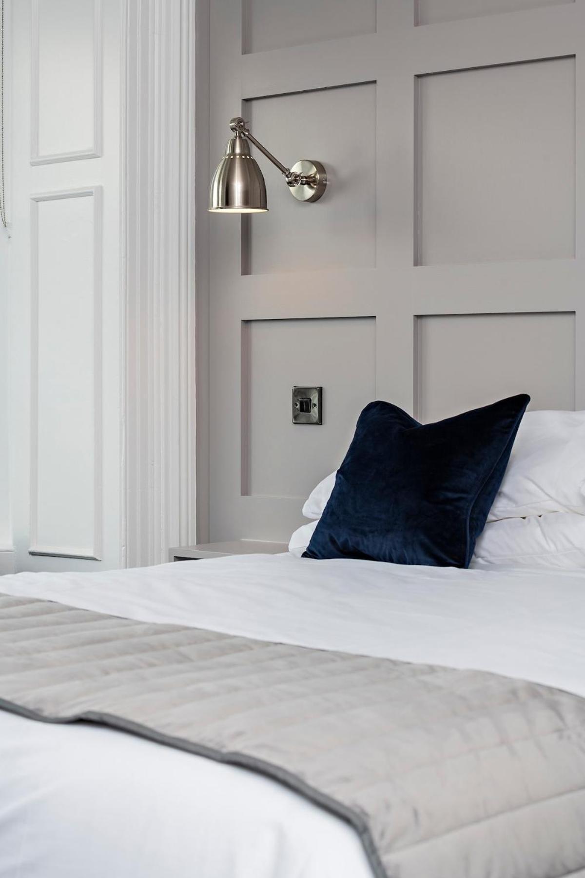 Apartment With Scenic Marina Views Dublin